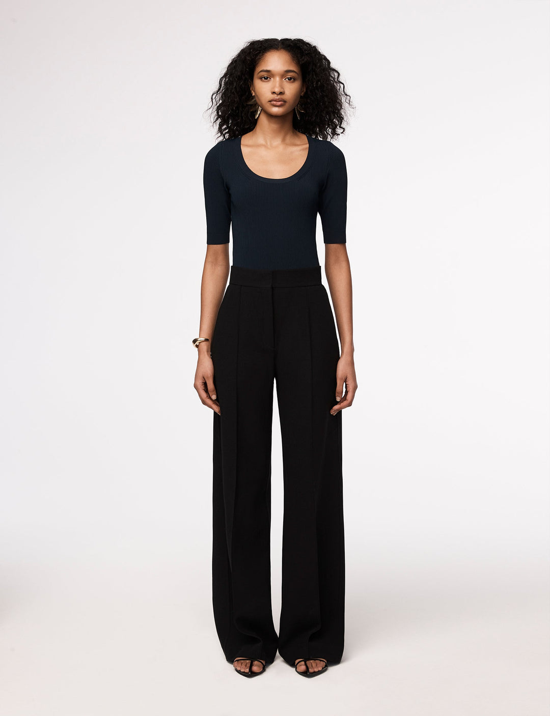 Ribbed Scoopneck Knit