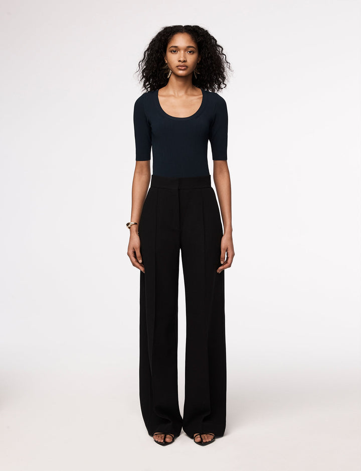 Ribbed Scoopneck Knit