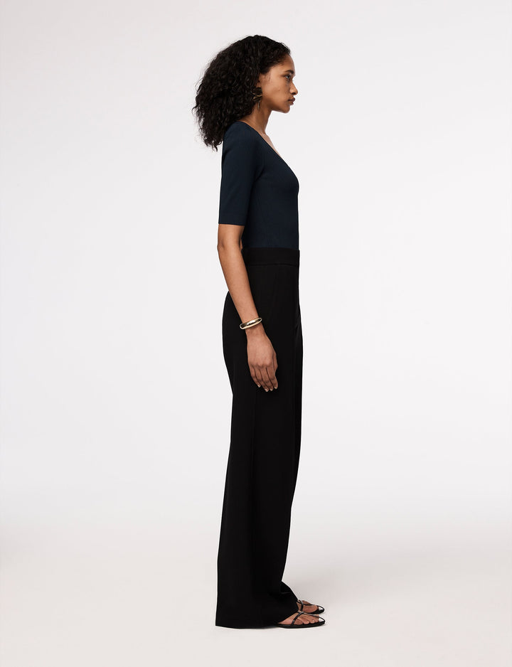 Ribbed Scoopneck Knit