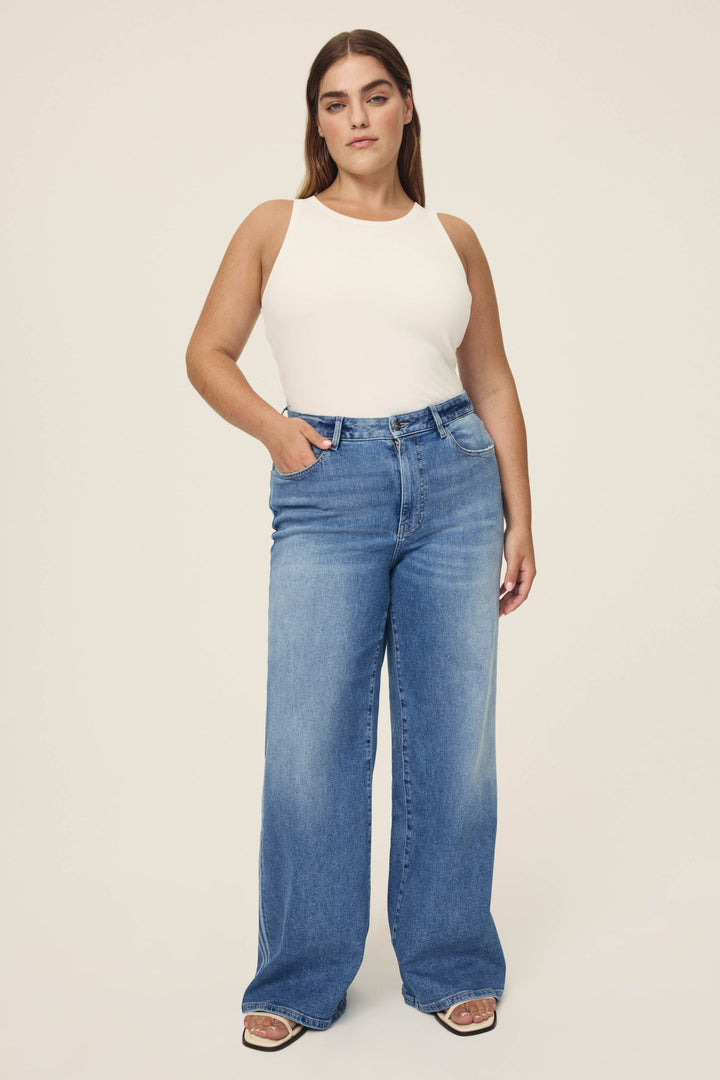 NCE PLUS - WIDE LEG JEANS | WHITE STRIPES