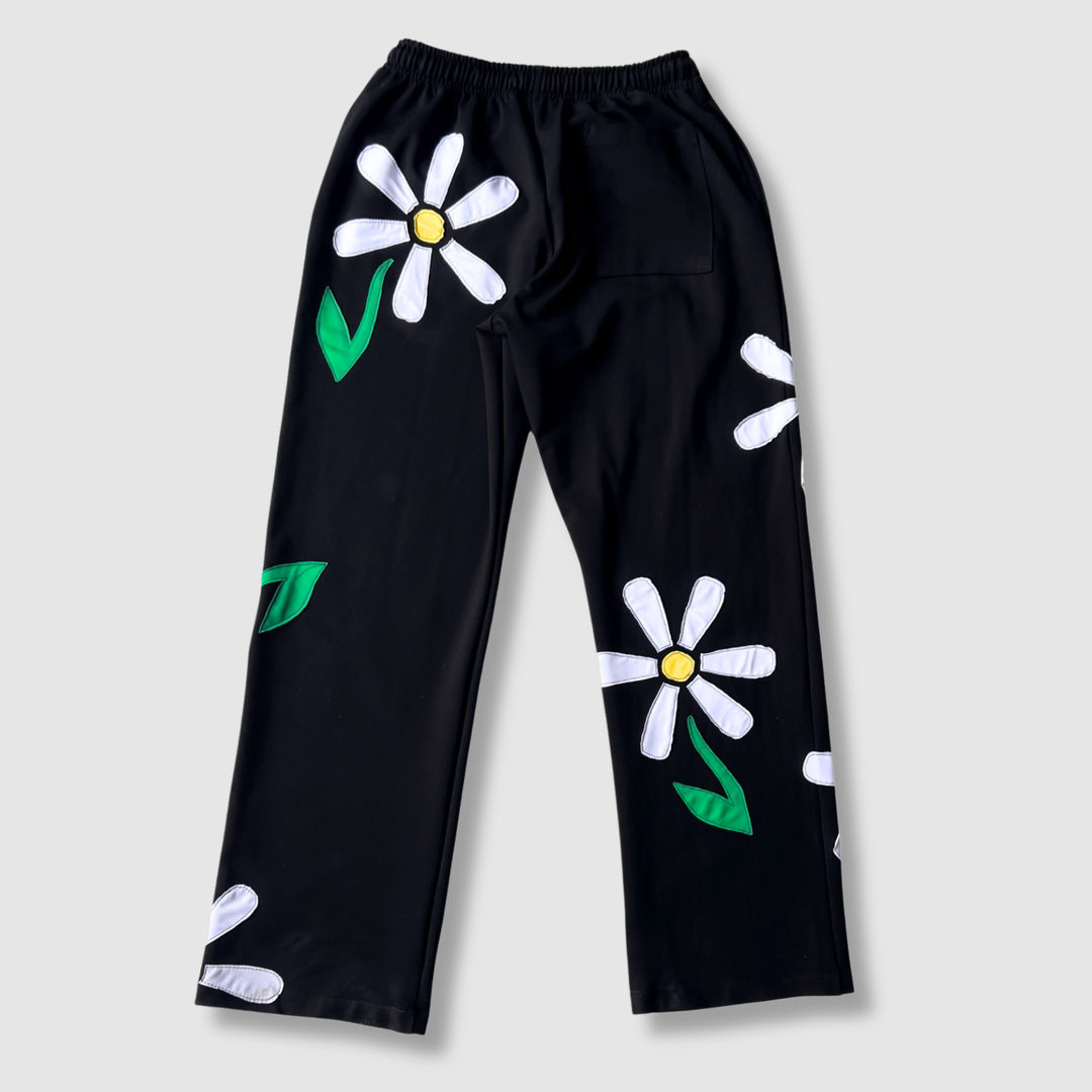 'all over daisies' bundle (crewneck + sweatpants) *NEW RELEASE*