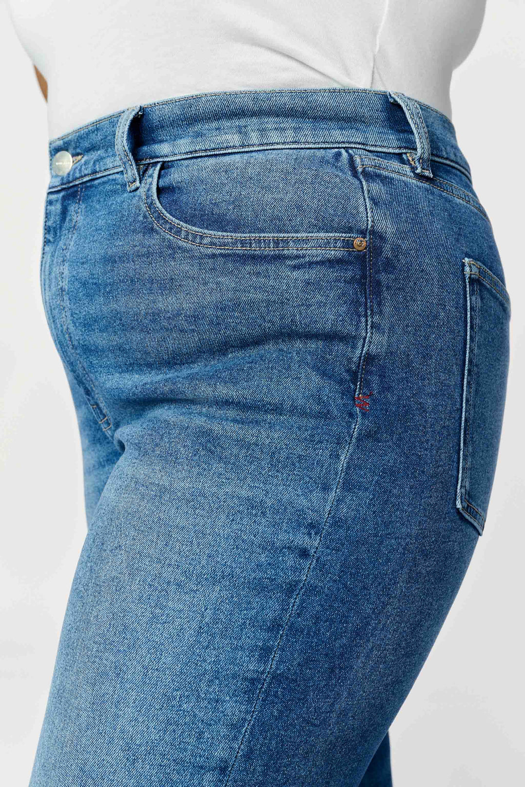 ASE PLUS - STRAIGHT JEANS | EVERAFTER