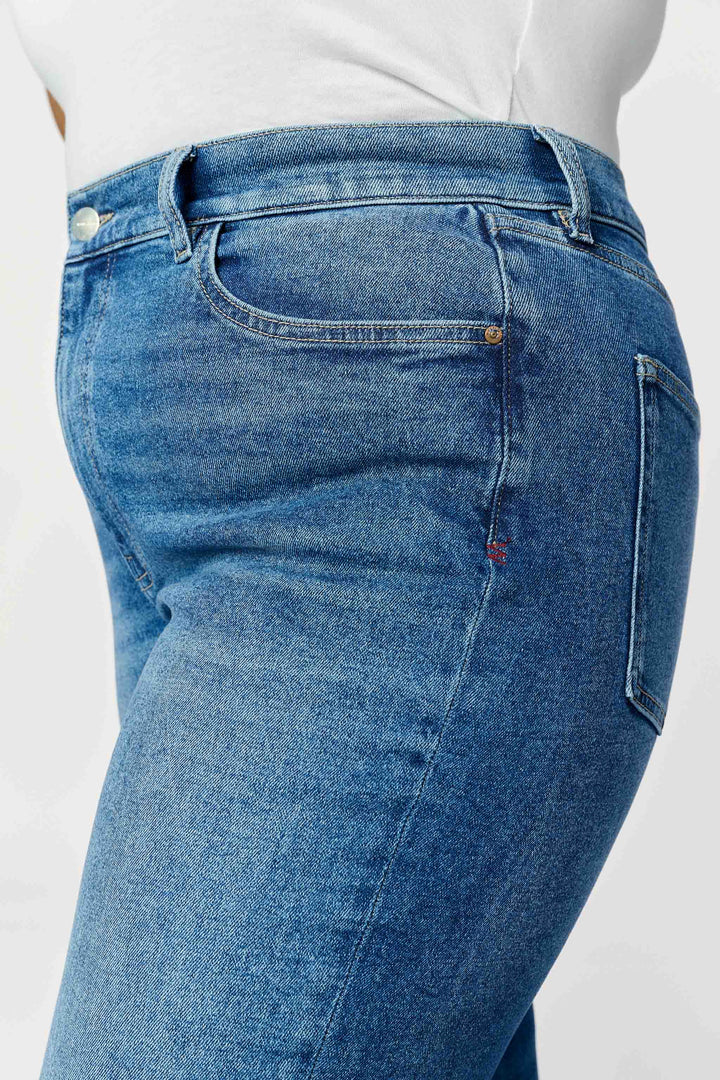 ASE PLUS - STRAIGHT JEANS | EVERAFTER