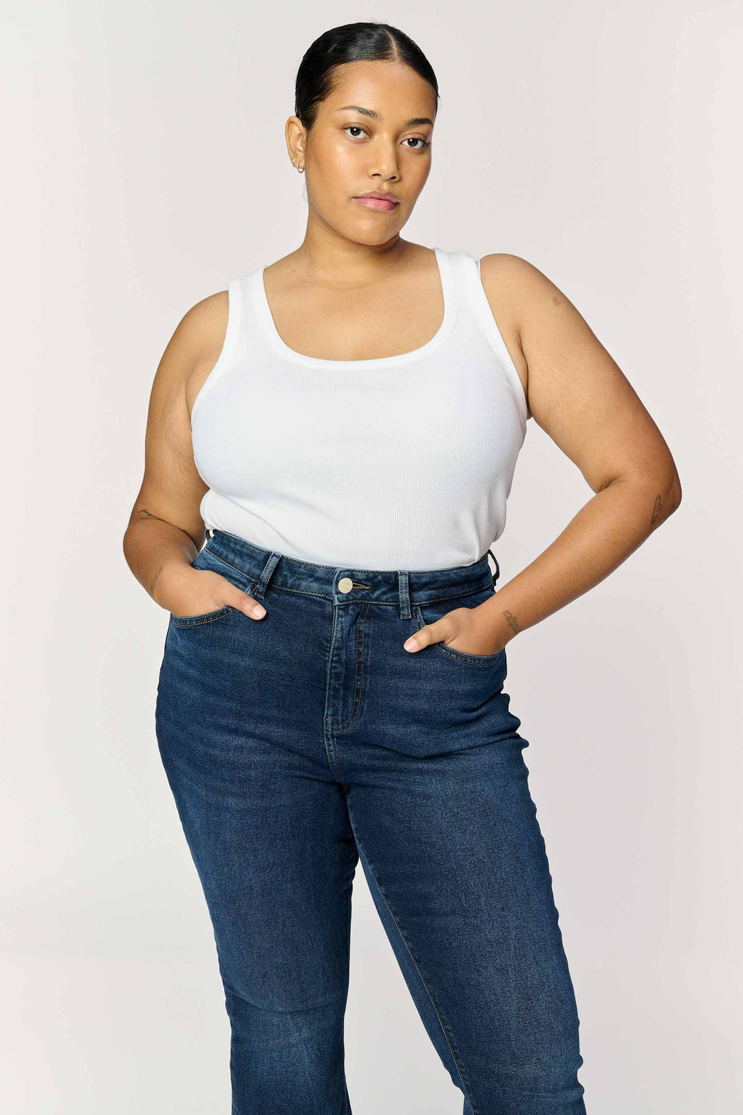 MIA PLUS - FLARE JEANS | FAR FAR AWAY