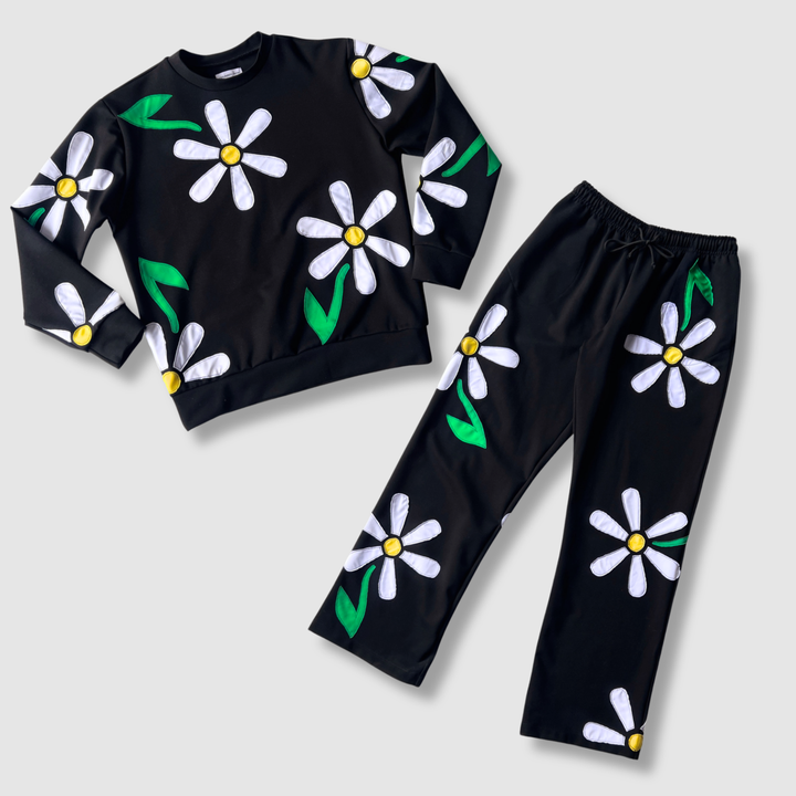 'all over daisies' bundle (crewneck + sweatpants) *NEW RELEASE*