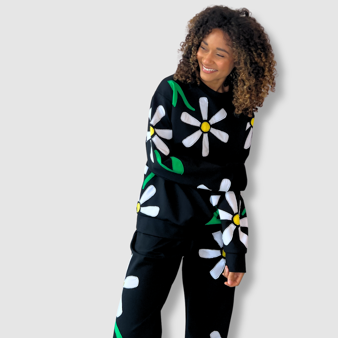 'all over daisies' bundle (crewneck + sweatpants) *NEW RELEASE*
