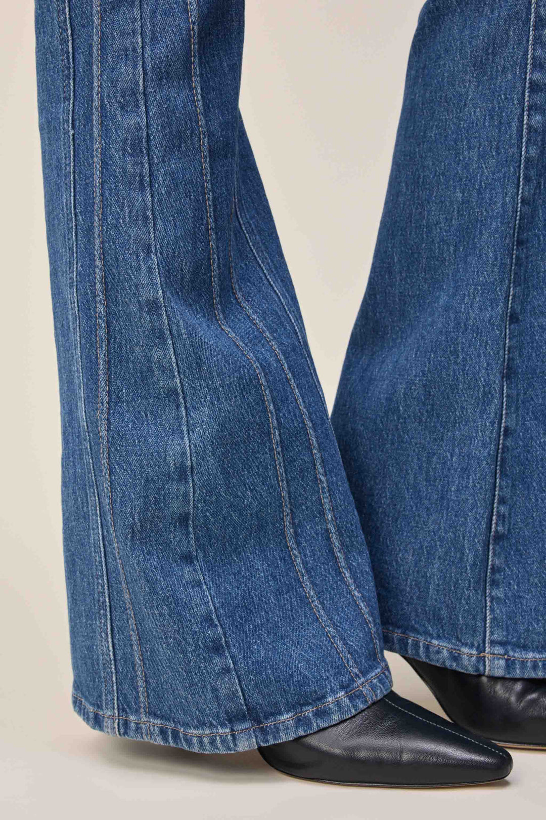 MIA - FLARE JEANS | PACIFIC