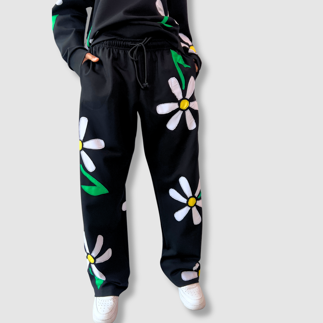 'all over daisies' bundle (crewneck + sweatpants) *NEW RELEASE*