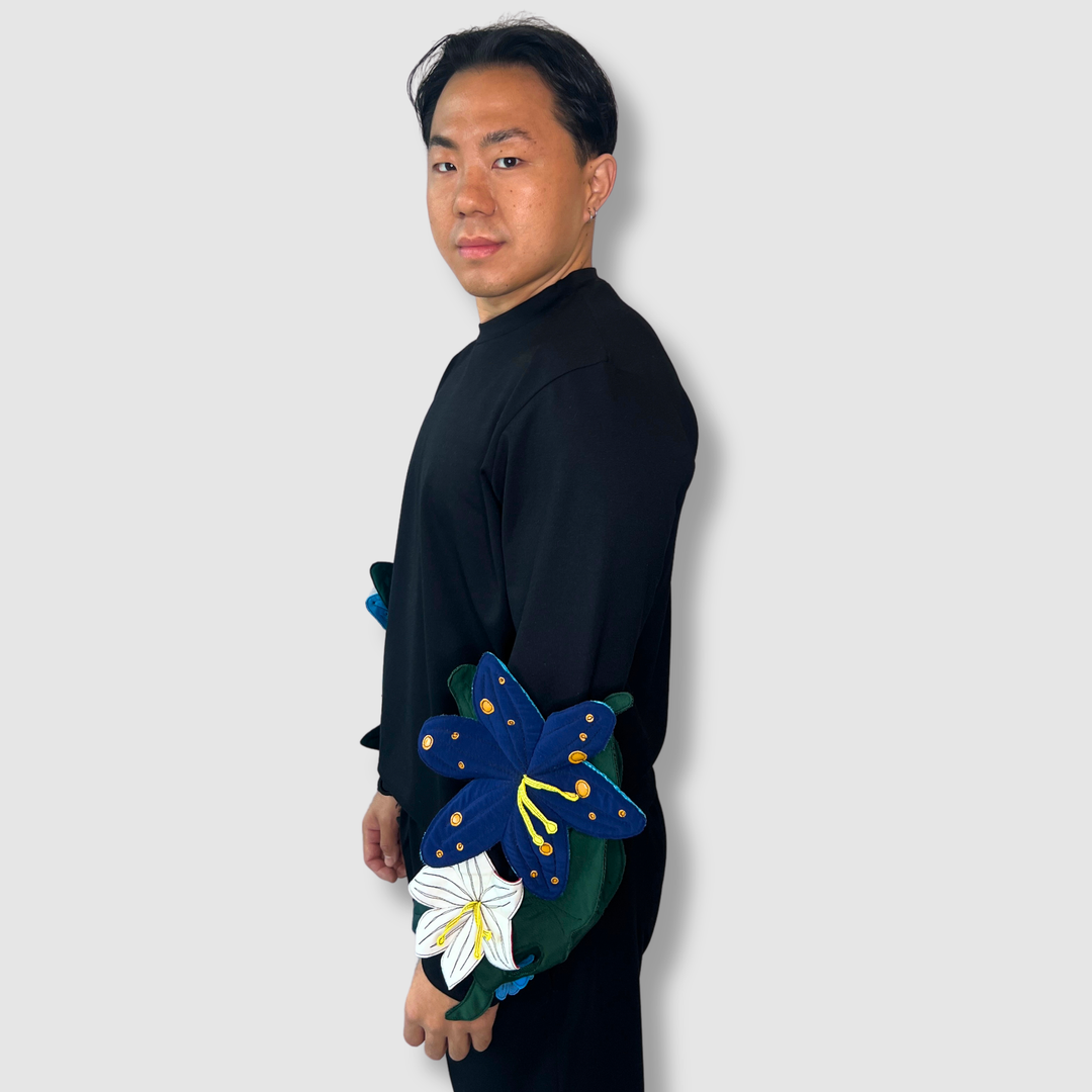 'blooms in blue' crewneck sweatshirt *NEW RELEASE*