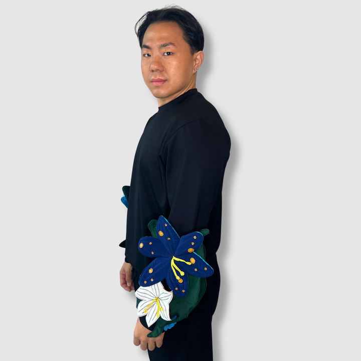 'blooms in blue' crewneck sweatshirt *NEW RELEASE*