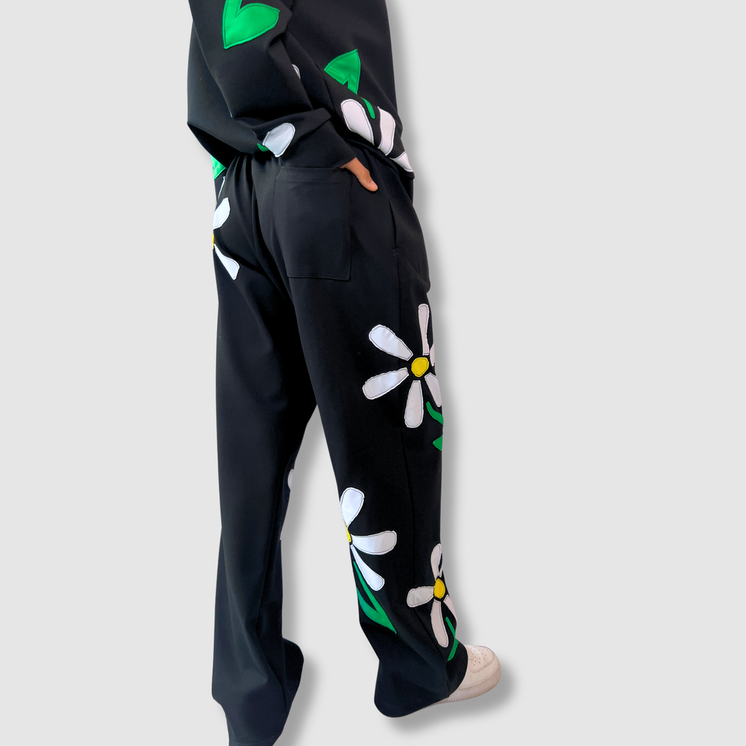 'all over daisies' sweatpants *NEW RELEASE*