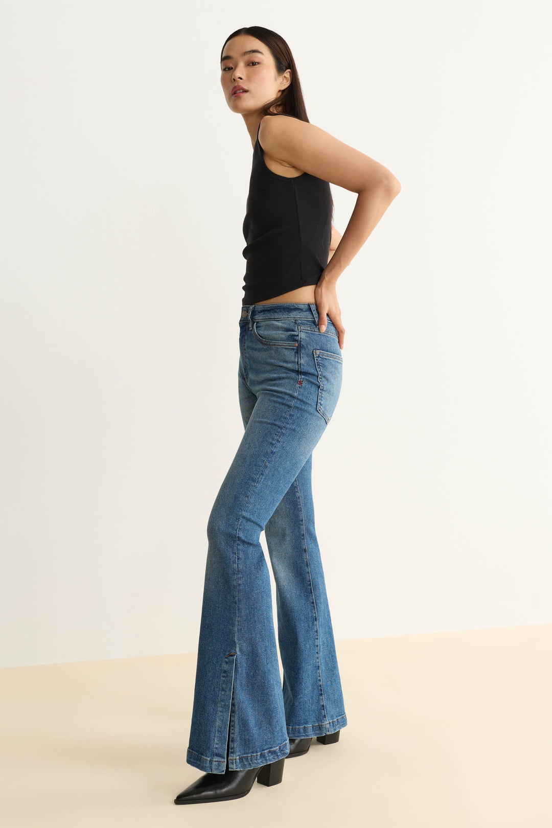 MIA - FLARE JEANS | ROWDY