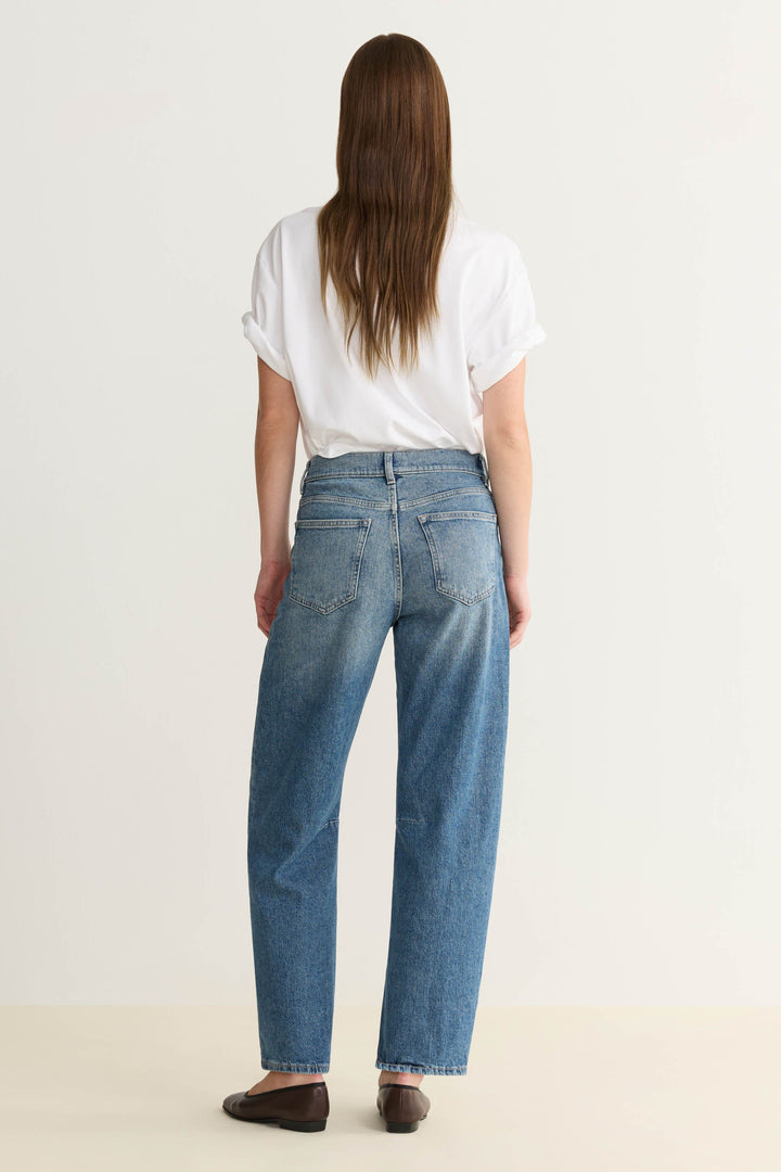 BNA - SOFT CURVE BARREL JEANS | SADIE