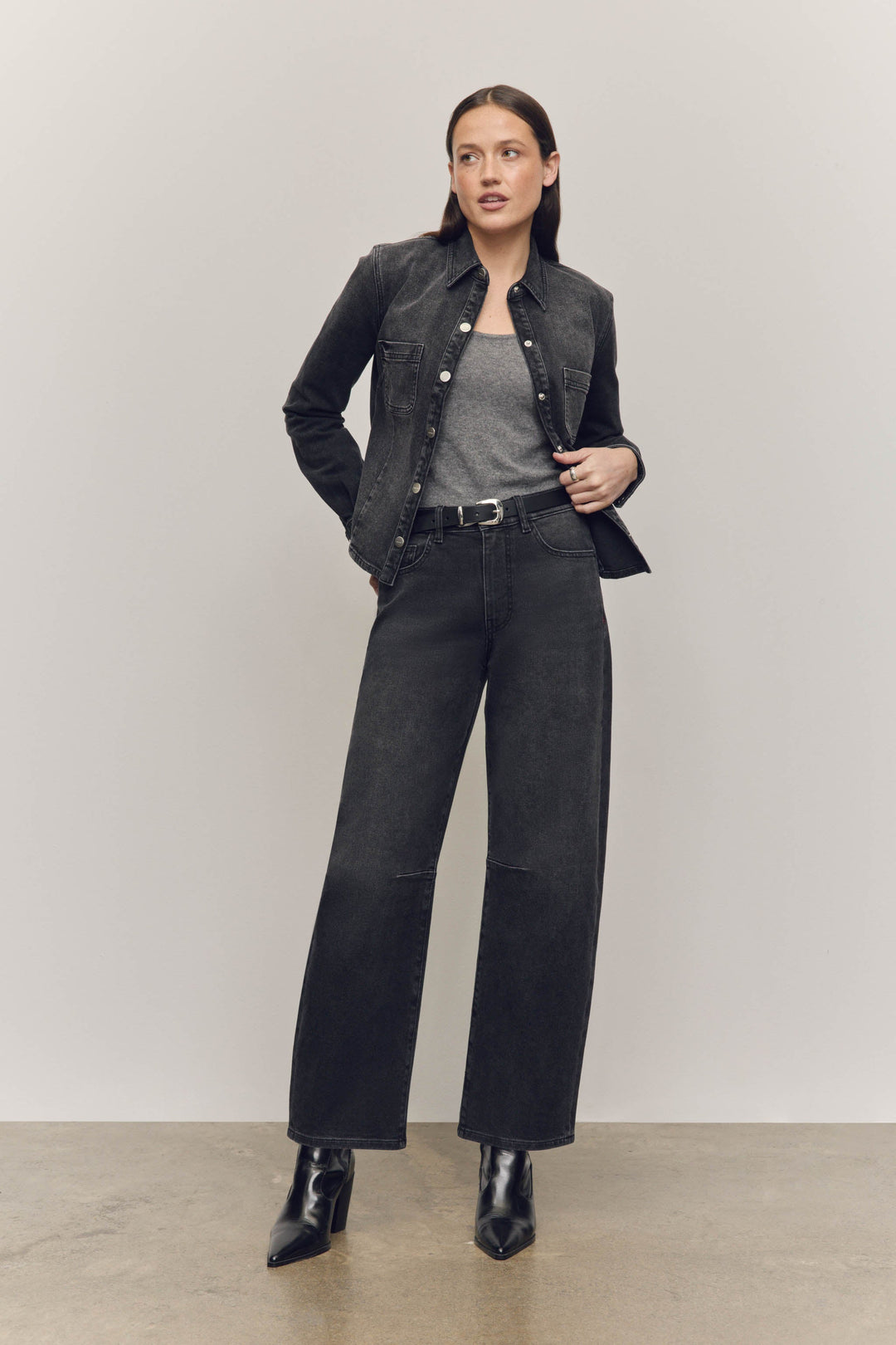 BNA - SOFT CURVE BARREL JEANS | IN THE NIGHT