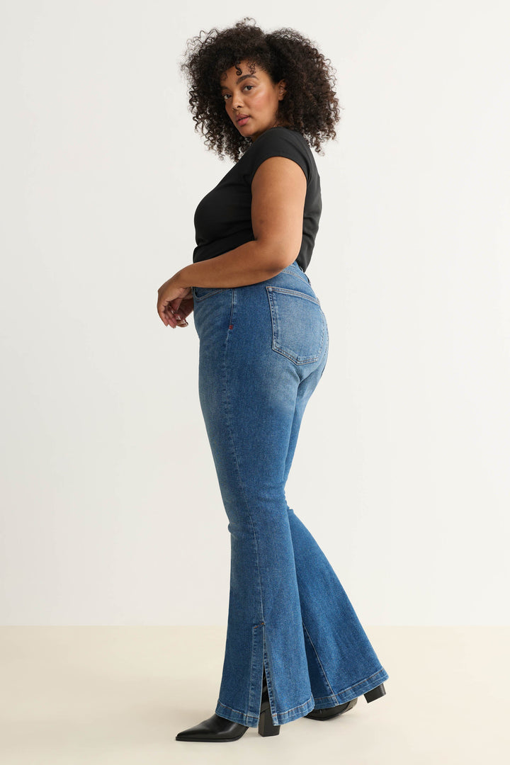 MIA PLUS - FLARE JEANS | ROWDY