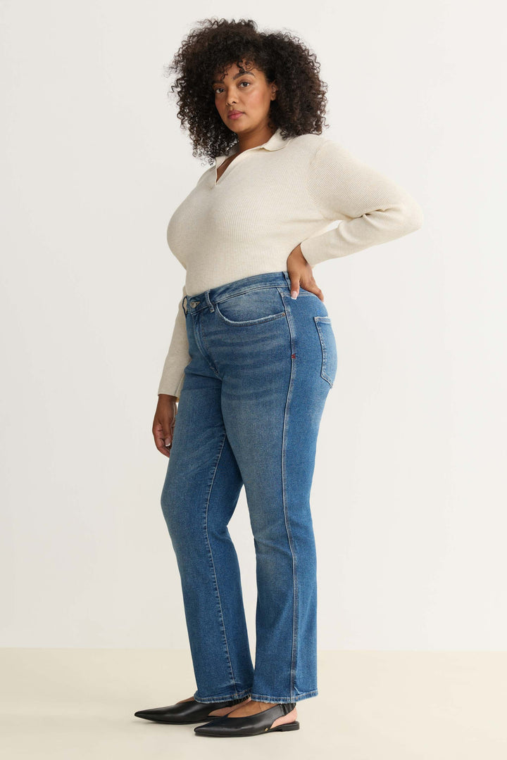 ASE PLUS - STRAIGHT JEANS | CITY GIRL