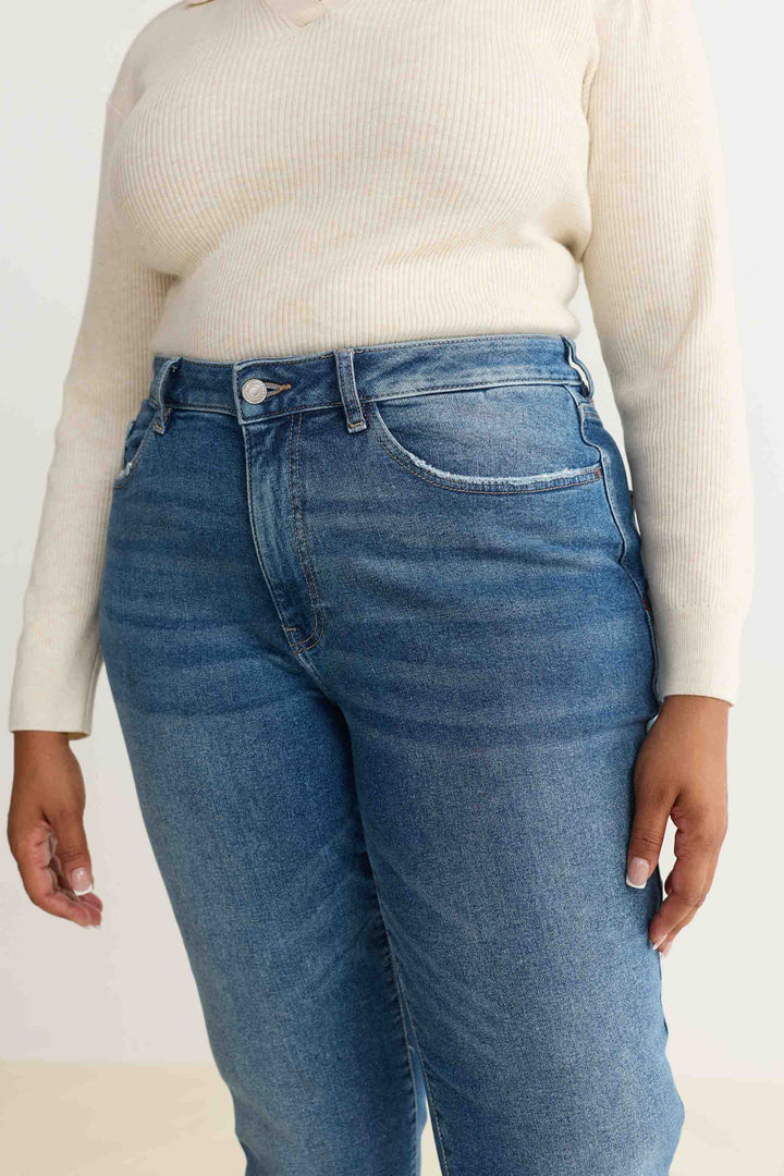 ASE PLUS - STRAIGHT JEANS | CITY GIRL