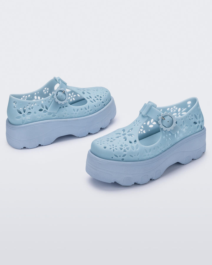 Kick Off Lace