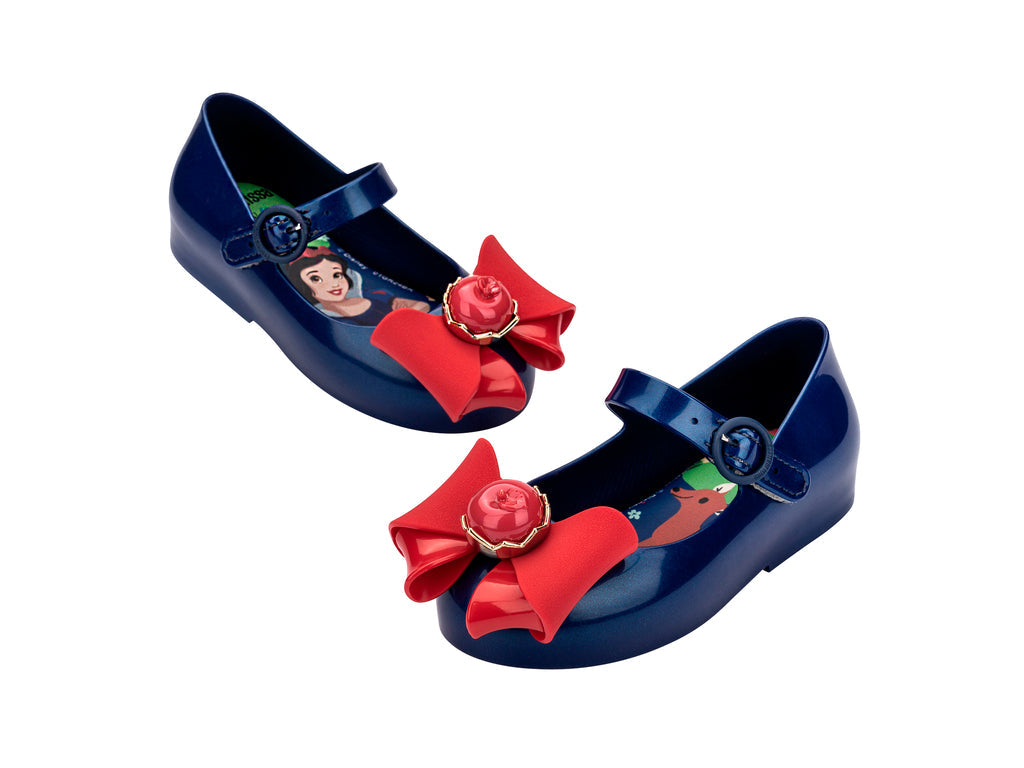 Sweet Love Snow White