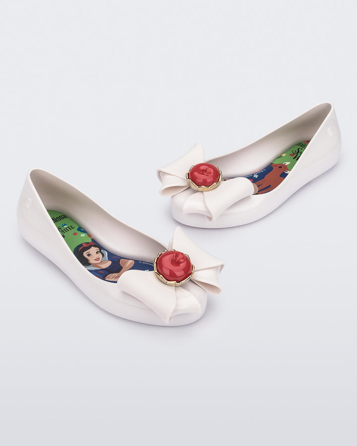 Sweet Love Snow White