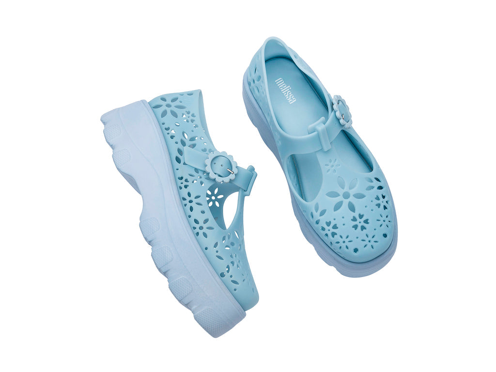 Kick Off Lace