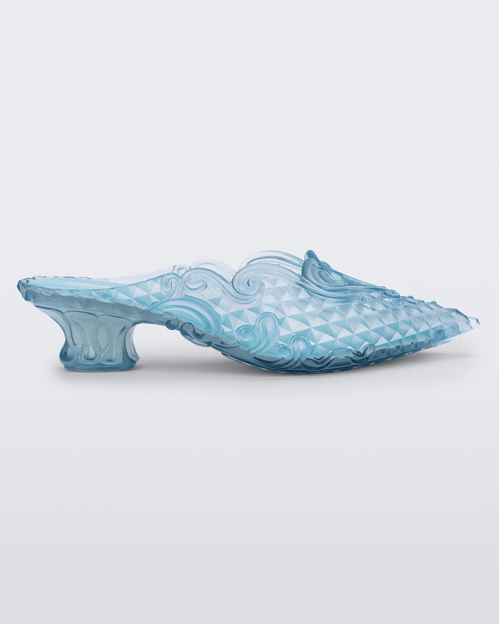 Court Shoe
