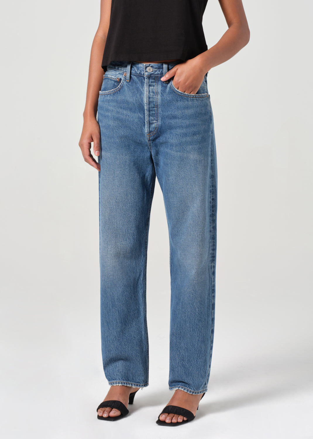 90's Mid Rise Straight in Essence