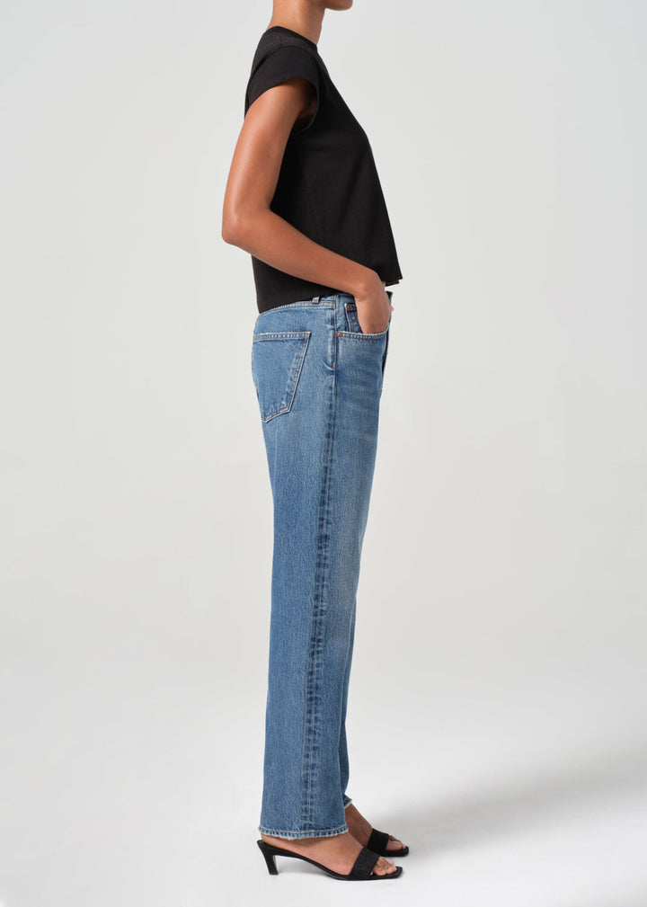 90's Mid Rise Straight in Essence