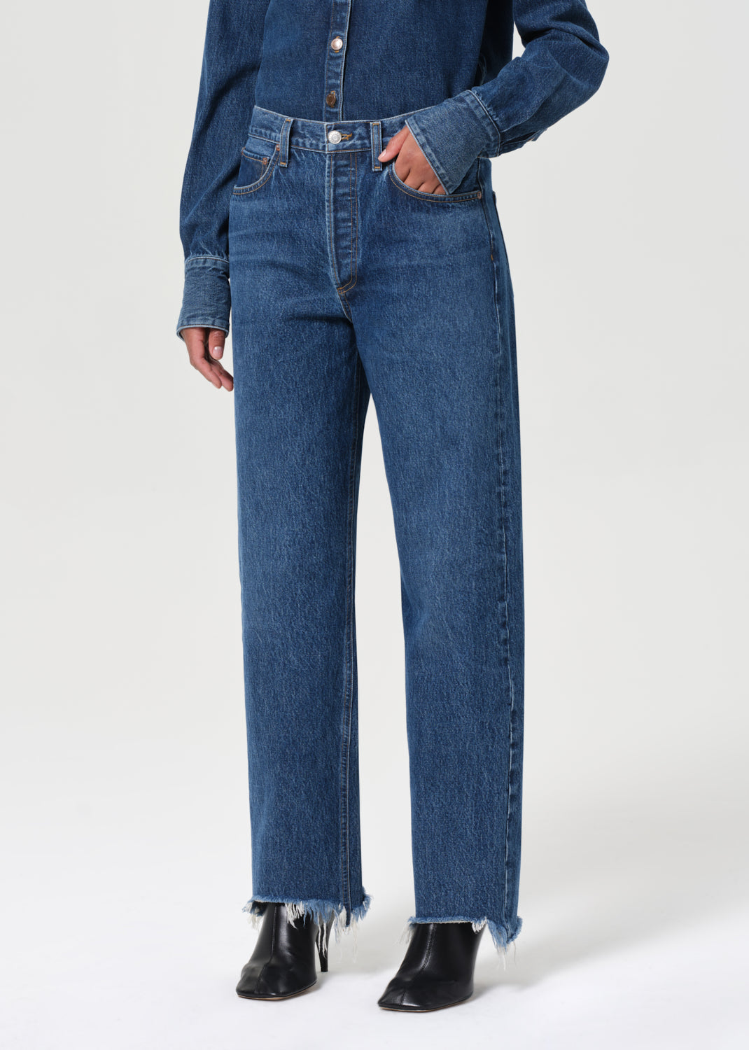 90's Mid Rise Straight in Fountain