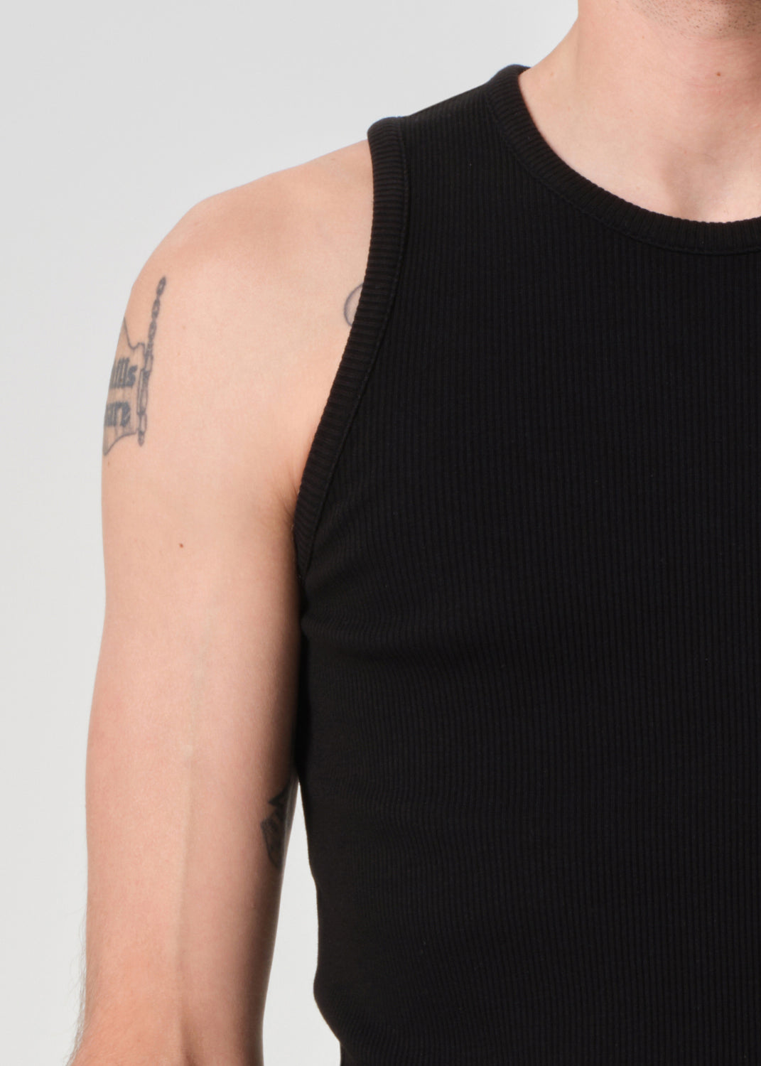 Viggo Tank in Black