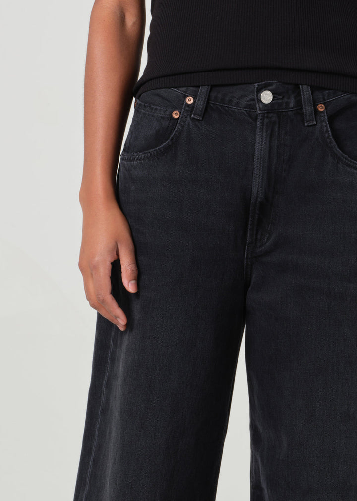 Low Curve Jean in Black Tar