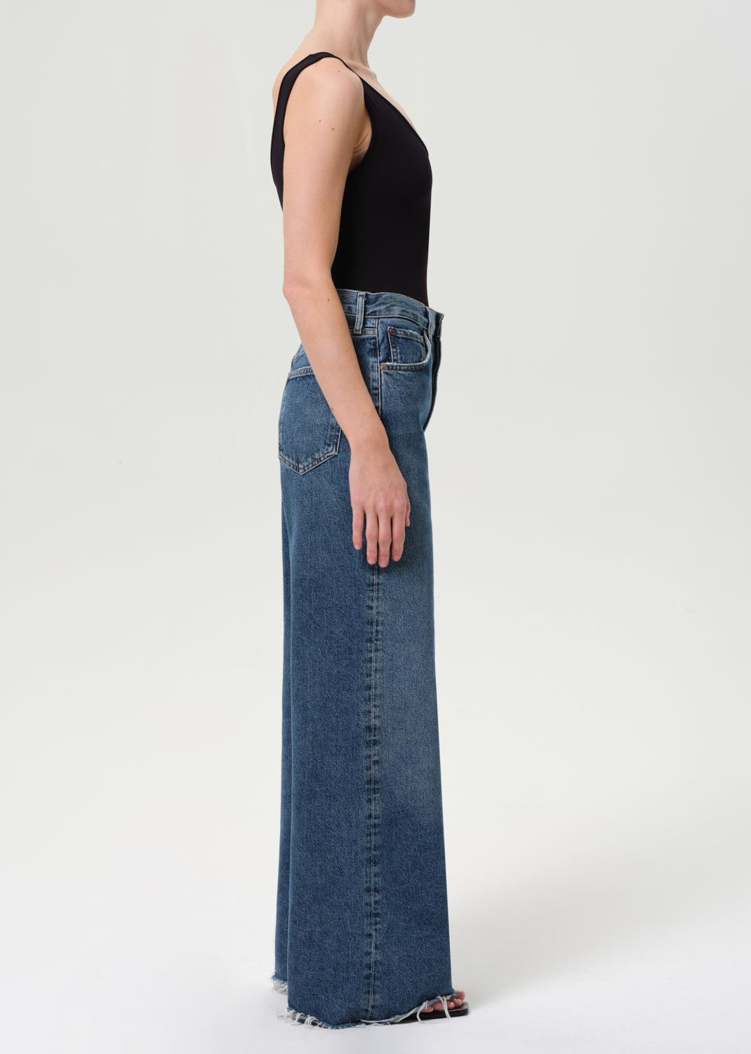 Dame High Rise Wide Leg Cut Hem in Control