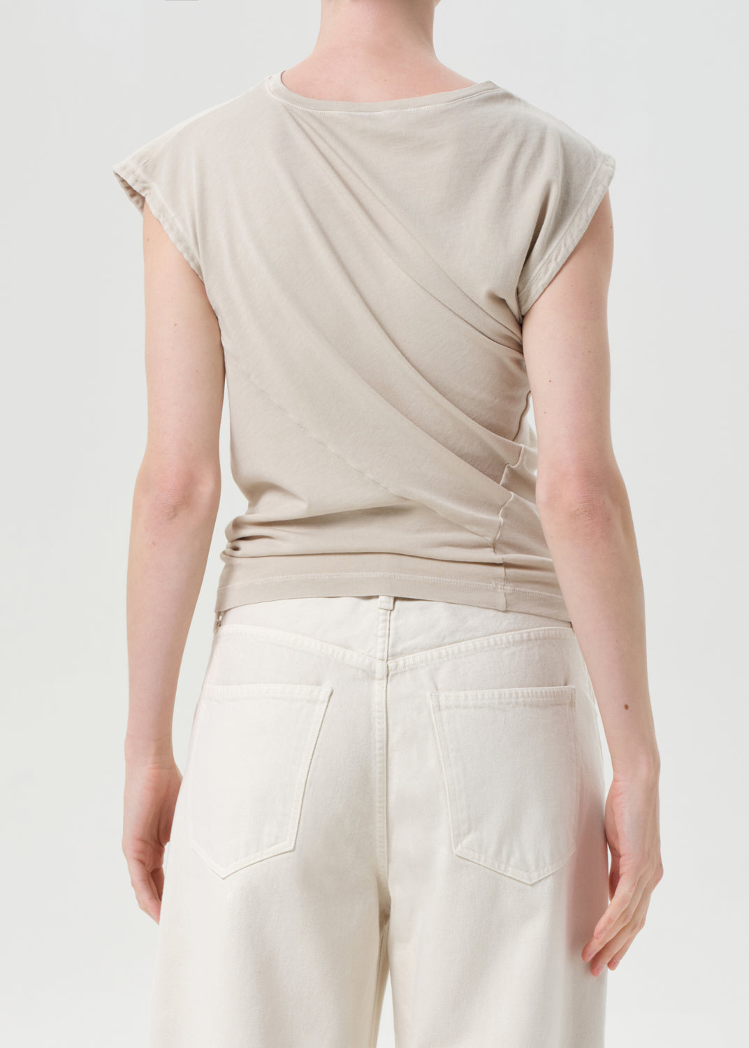 Beth Tee in Rice Grass