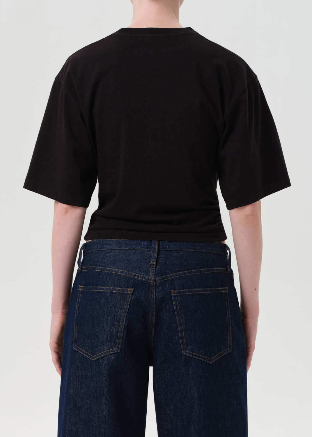 Shari Tee in Black