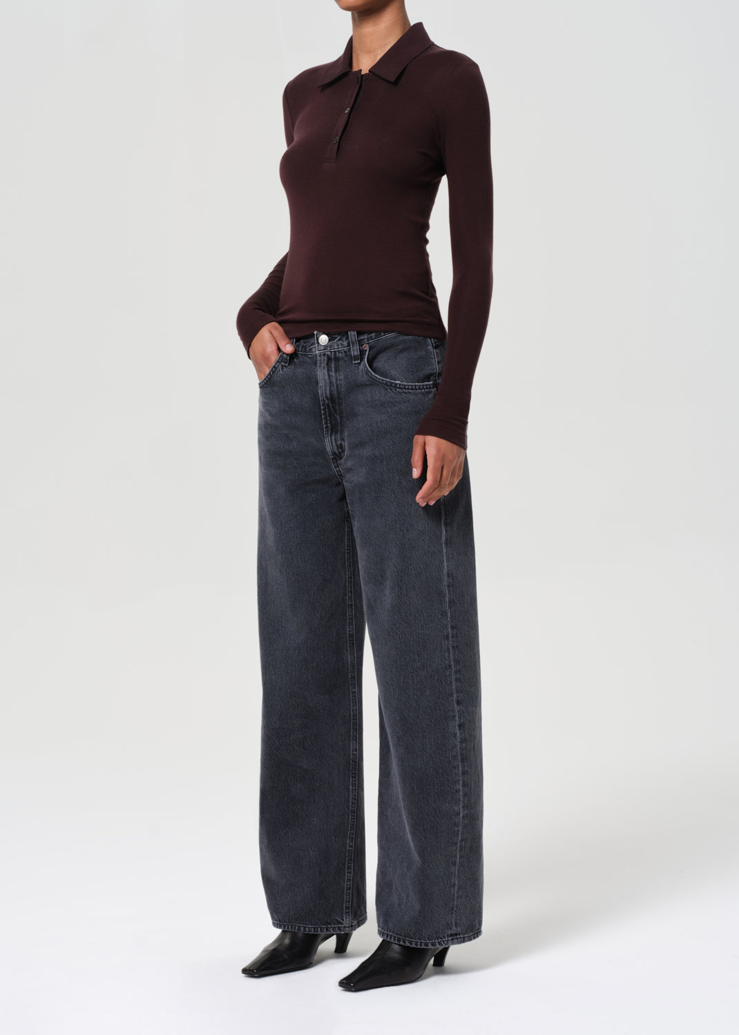 Amos Polo in Root
