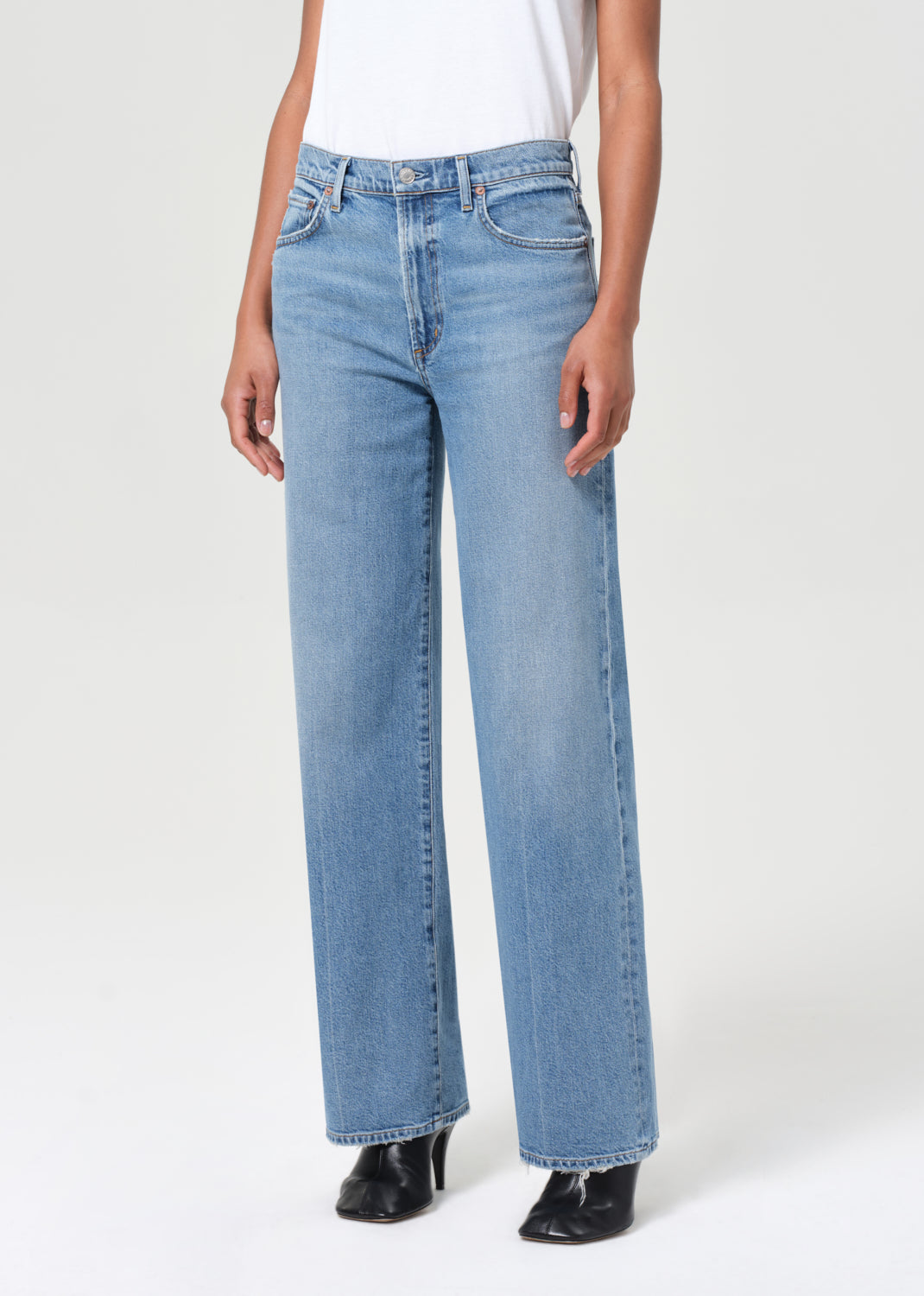 Harper Straight Jean (Stretch) in Kindle