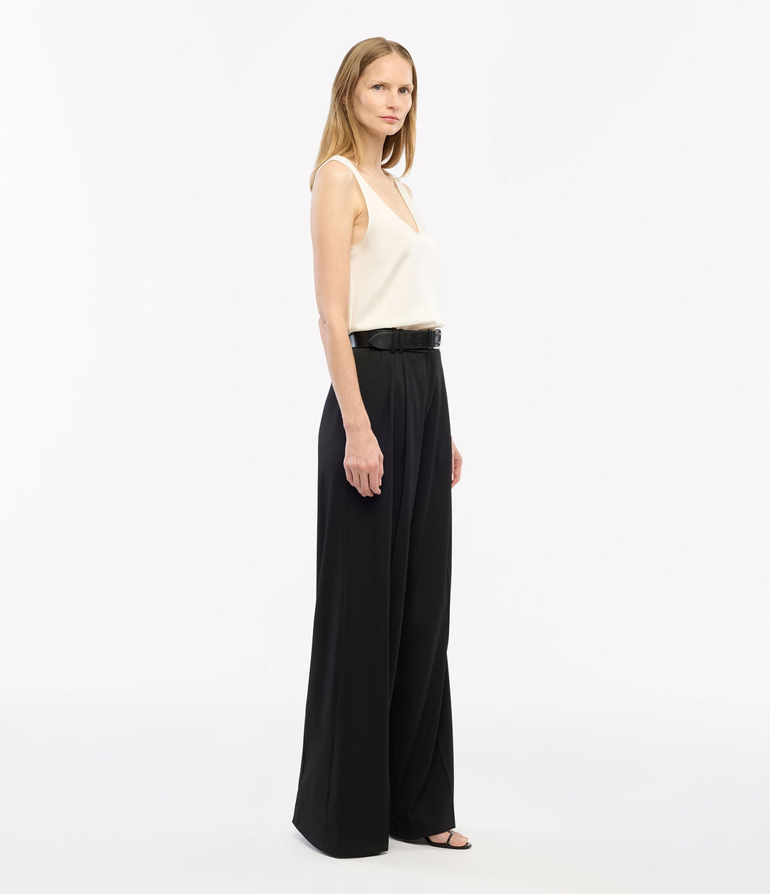Twill Pleated Trouser