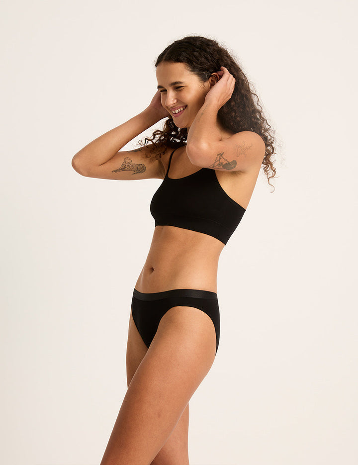 LYOLYTE Racerback Bralette - Black