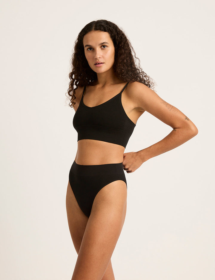 LYOLYTE Ribbed Low Back Bralette - Black