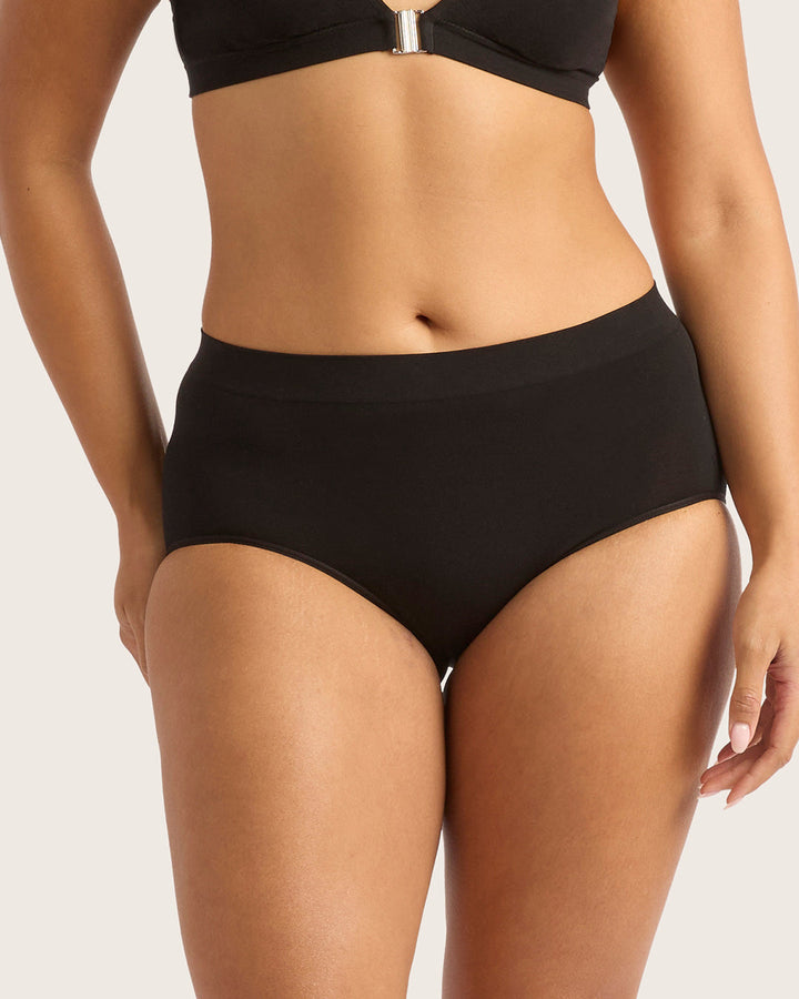 LYOLYTE Full Low Leg Briefs - Black