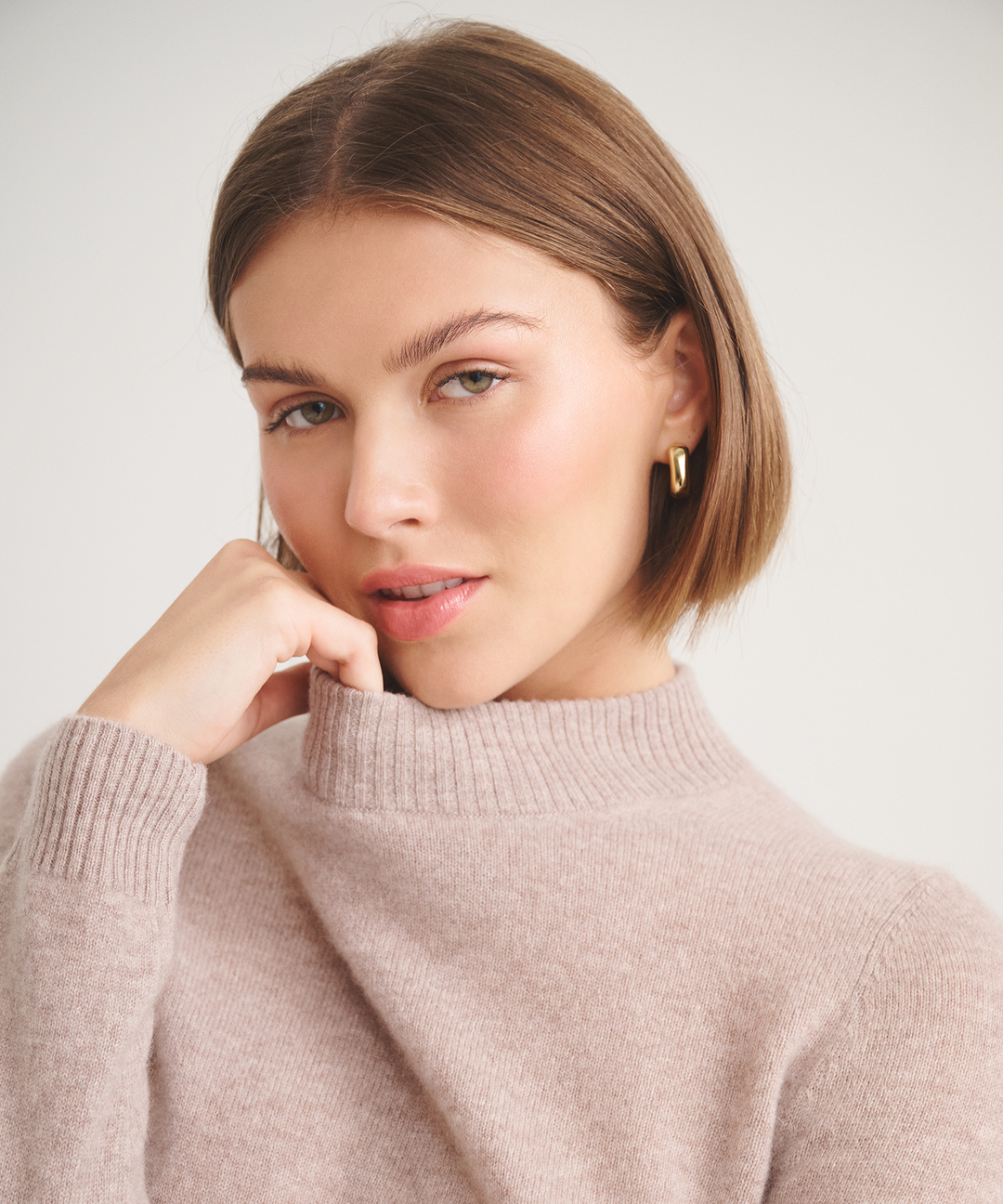 Basic Cashmere Mockneck Sweater