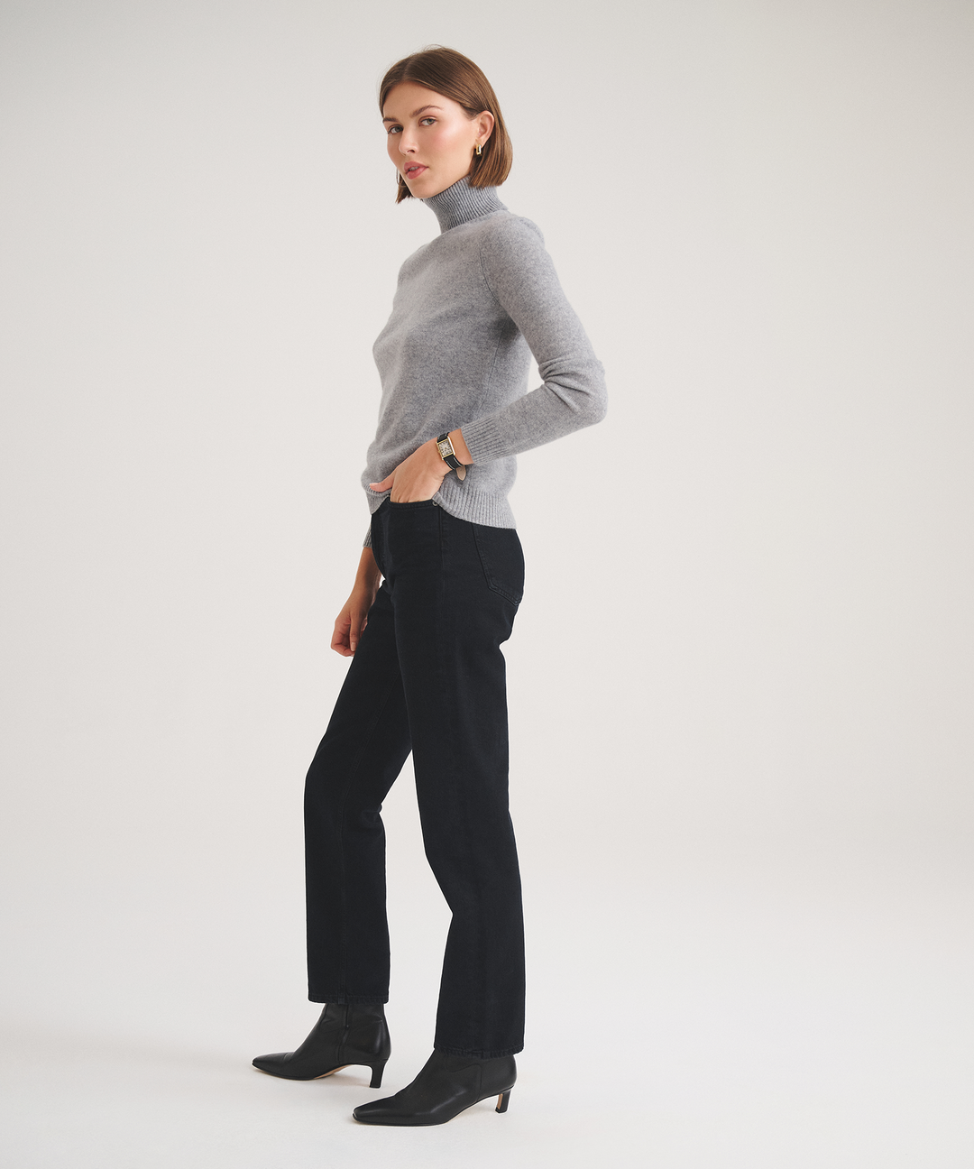 Basic Cashmere Turtleneck Sweater