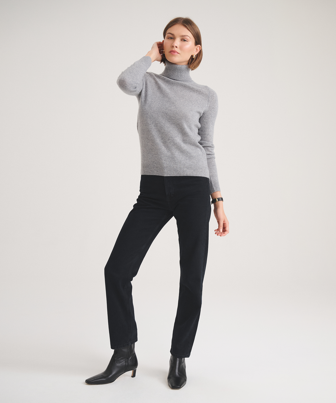 Basic Cashmere Turtleneck Sweater