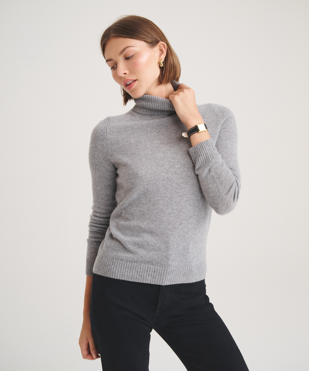 Basic Cashmere Turtleneck Sweater
