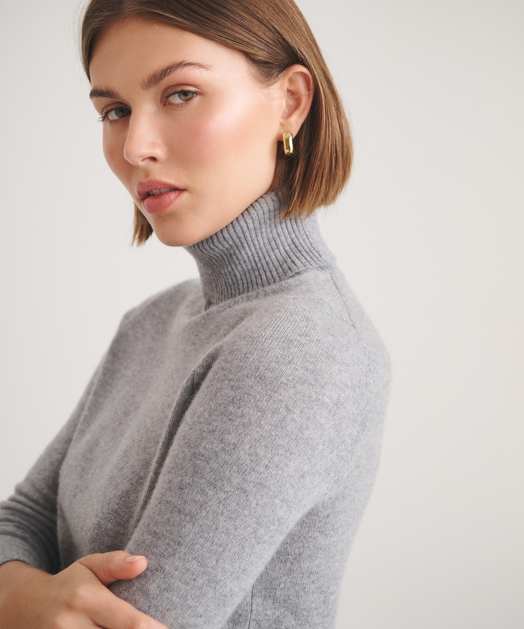 Basic Cashmere Turtleneck Sweater