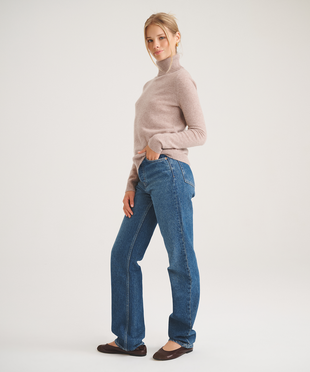 Basic Cashmere Turtleneck Sweater