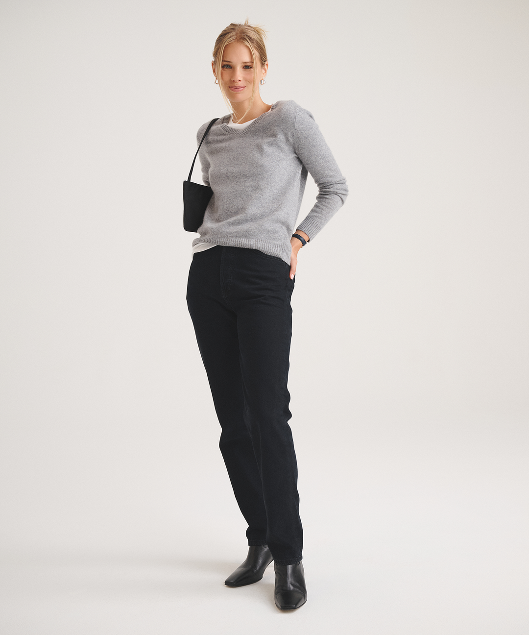 Basic Cashmere V-Neck Sweater 