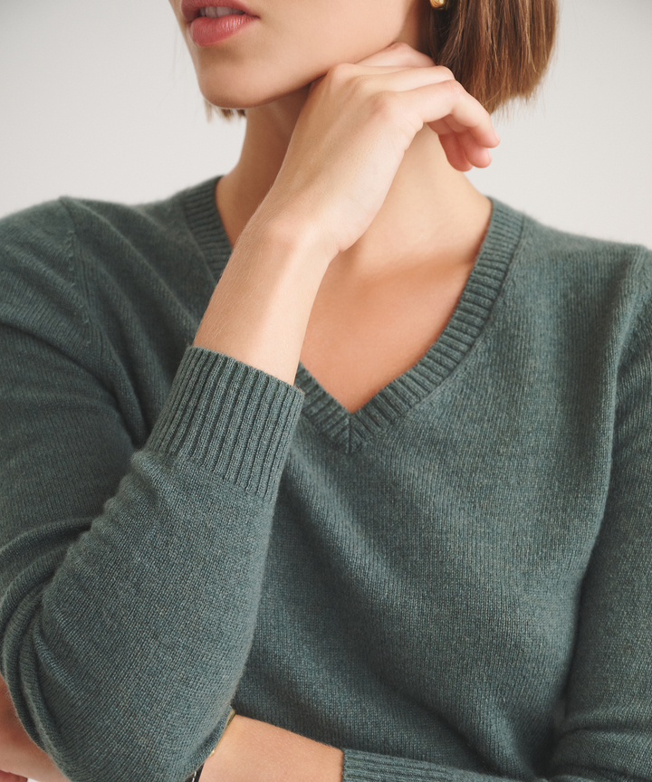 Basic Cashmere V-Neck Sweater 