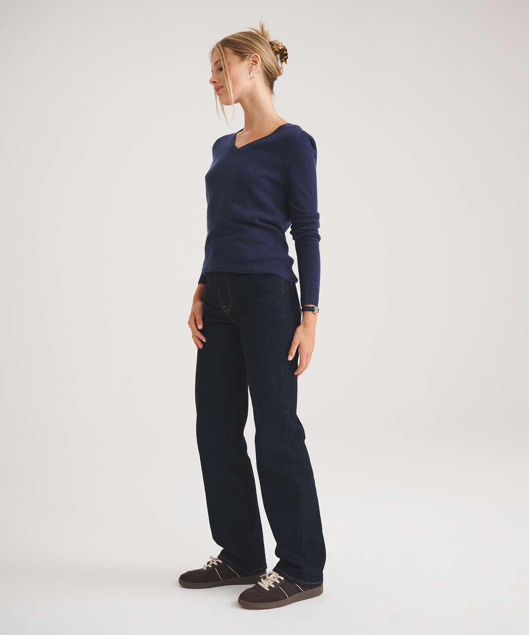 Basic Cashmere V-Neck Sweater 