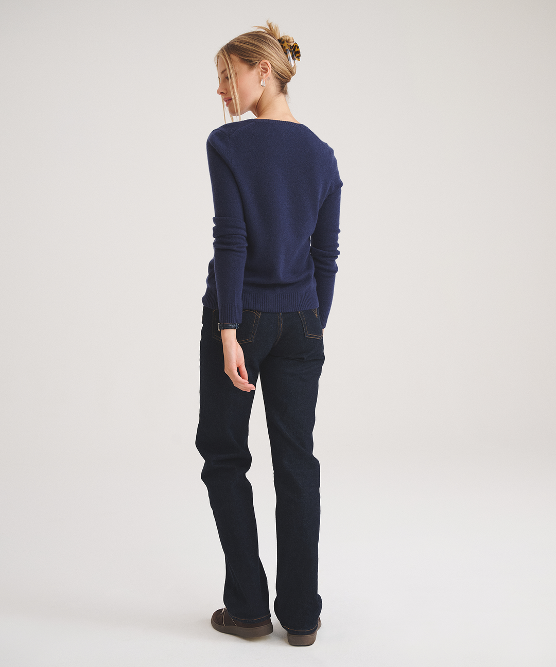 Basic Cashmere V-Neck Sweater 